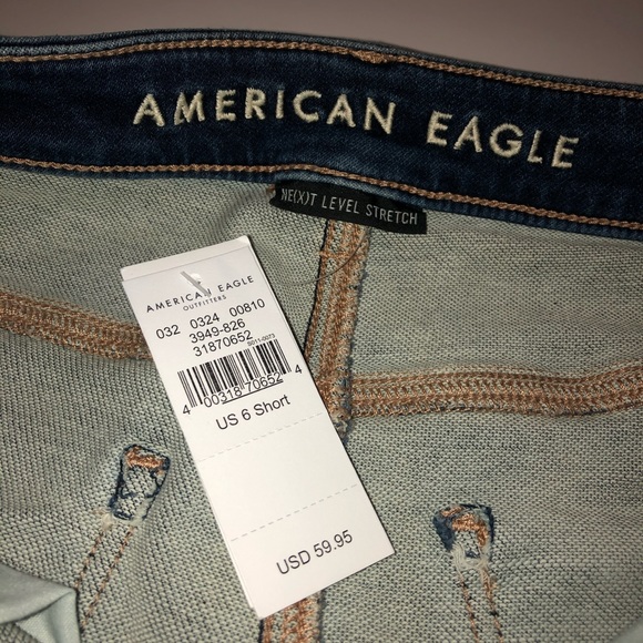 AMERICAN EAGLE LIGHT BLUE CROP JEANS - Picture 4 of 5
